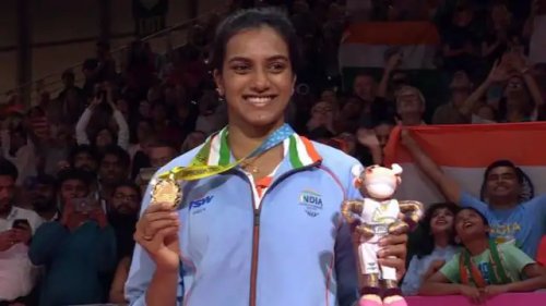 P. V. Sindhu with medal and trophy in Birmingham 2022 commonwealth games