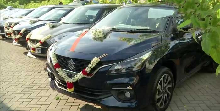 Cars for loyalty: Chennai based it company gifted cars to there loyal employees