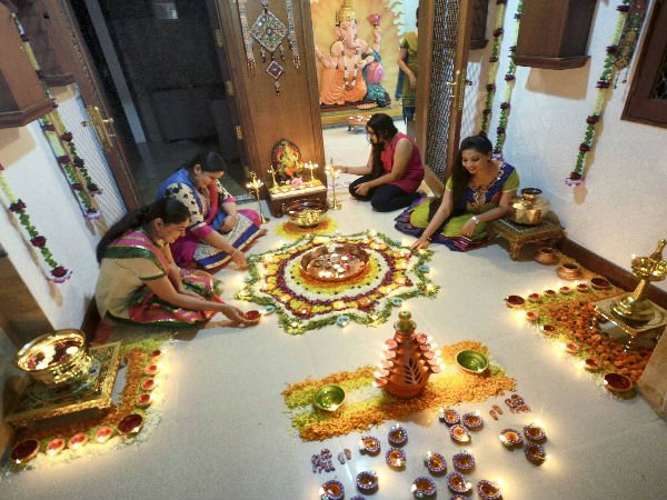Diwali 2022 Cleaning Tips: मां लक्ष्‍मी को इस दीपावली लाना चाहते है घर, तो गलती से भी सफाई के दौरान ना छोड़े ये 7 चीजें