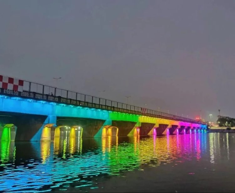 Gujarat में सरदार पुल की सजावटी लाइट चोरी, लाइटों की कीमत सुनकर हो जाएंगे दंग