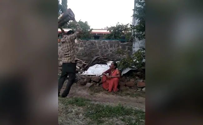 Video Viral: मां ने पेंशन का पैसा देने से किया इनकार, तो बेटे ने किया जानलेवा हमला
